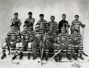 team photo of 1912-13 Montreal Canadians